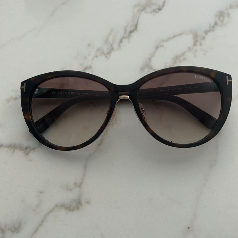 Tom Ford "Gina" tortoise shell no box excellent condition
